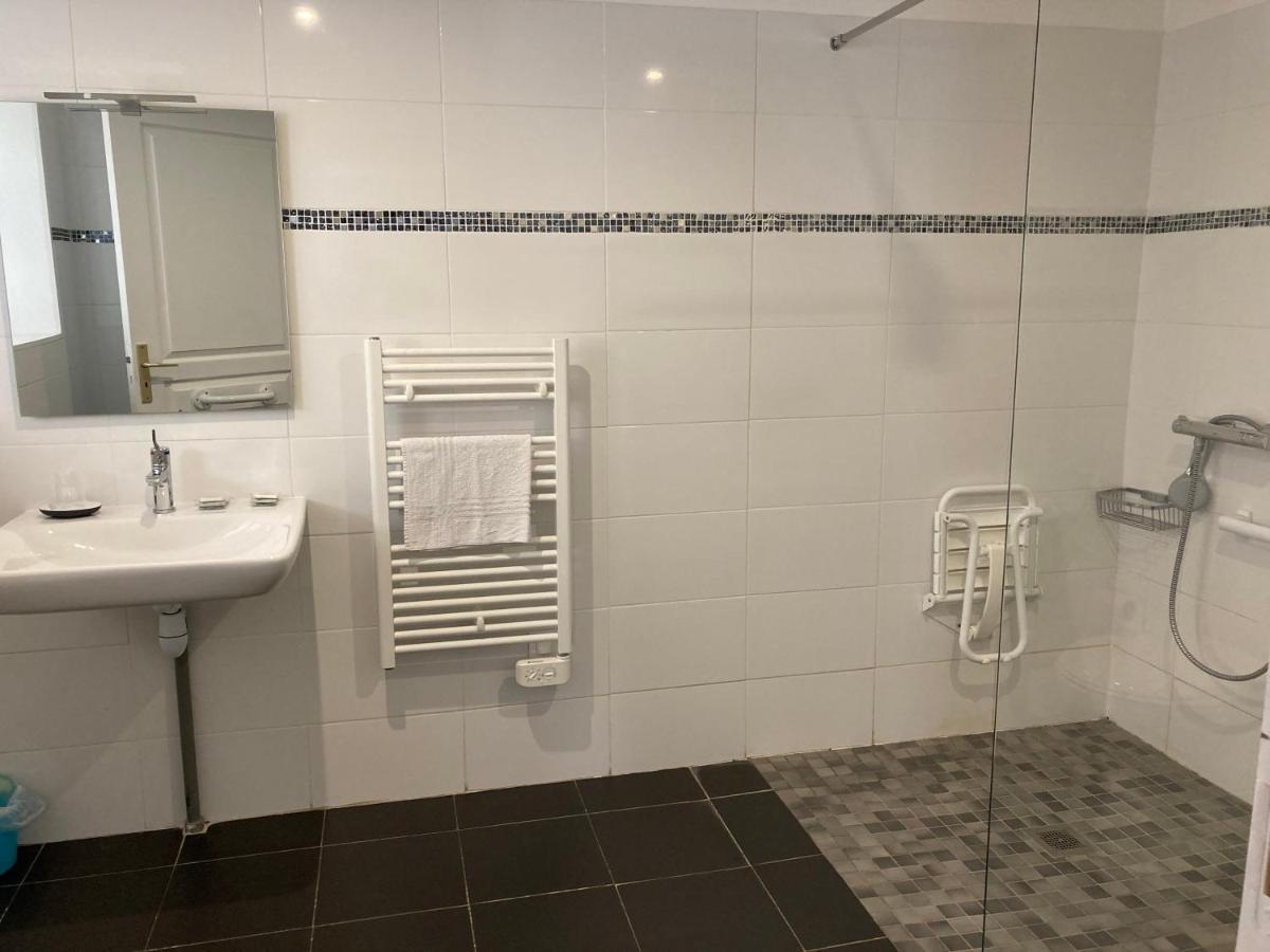 Hotel Le Saint Patrice بايو المظهر الخارجي الصورة