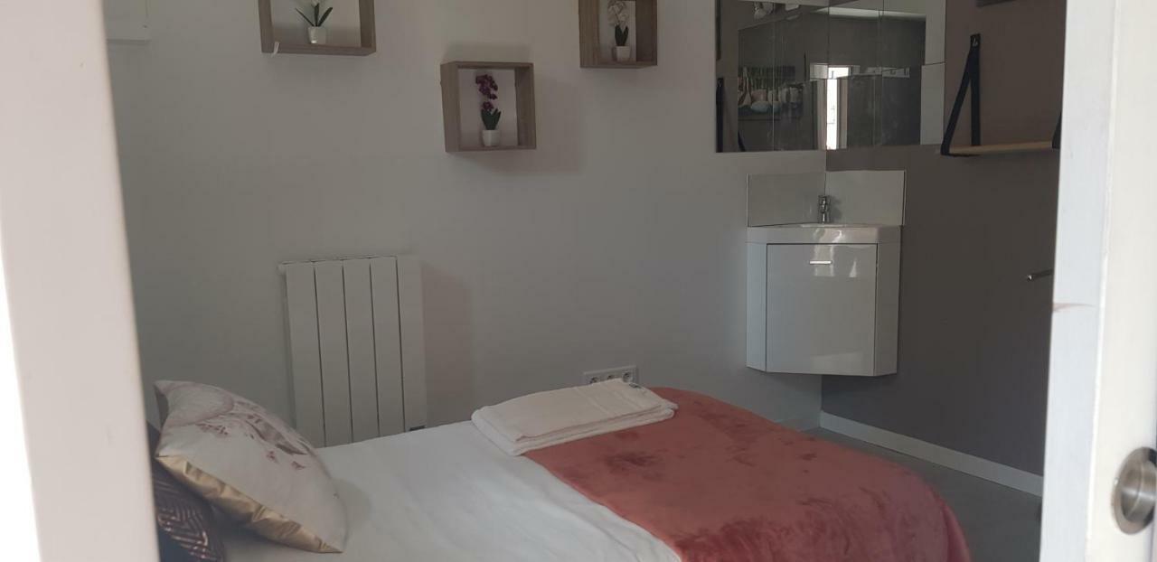 Hotel Le Saint Patrice بايو المظهر الخارجي الصورة